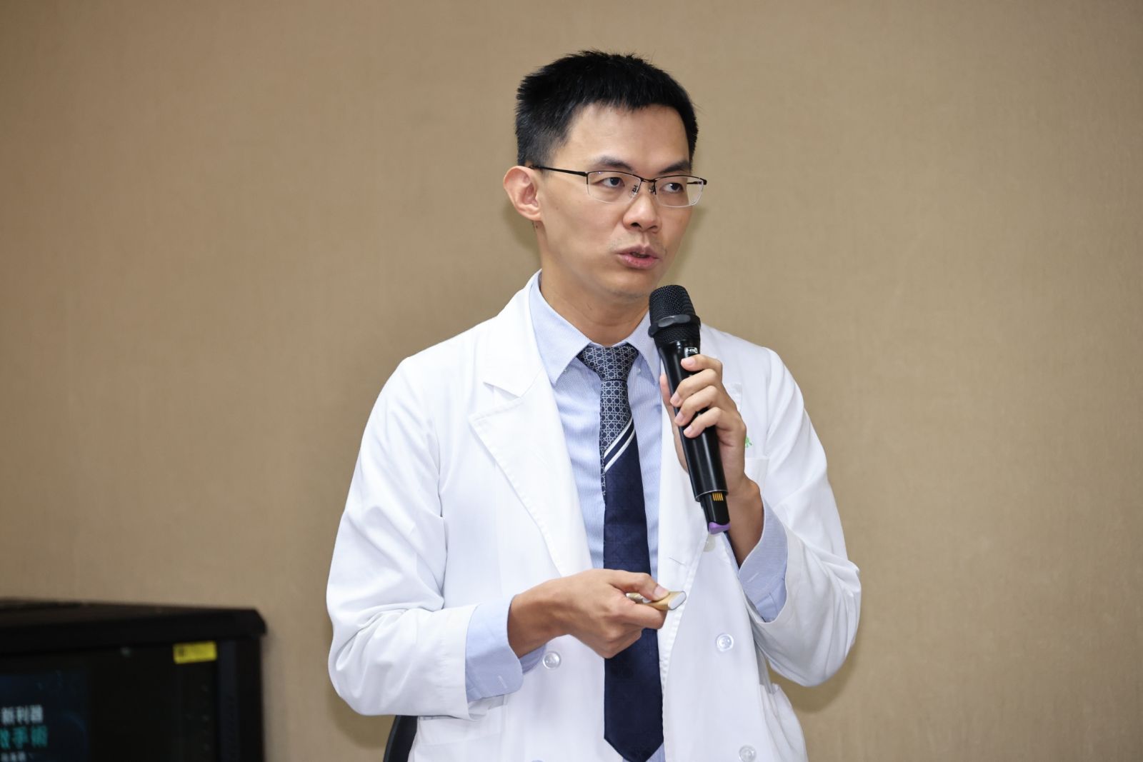 李政源醫師分享皮膚癌「緩慢莫氏顯微手術」成功案例,並提醒民眾留意痣的變化,及早就醫,避免延誤治療。