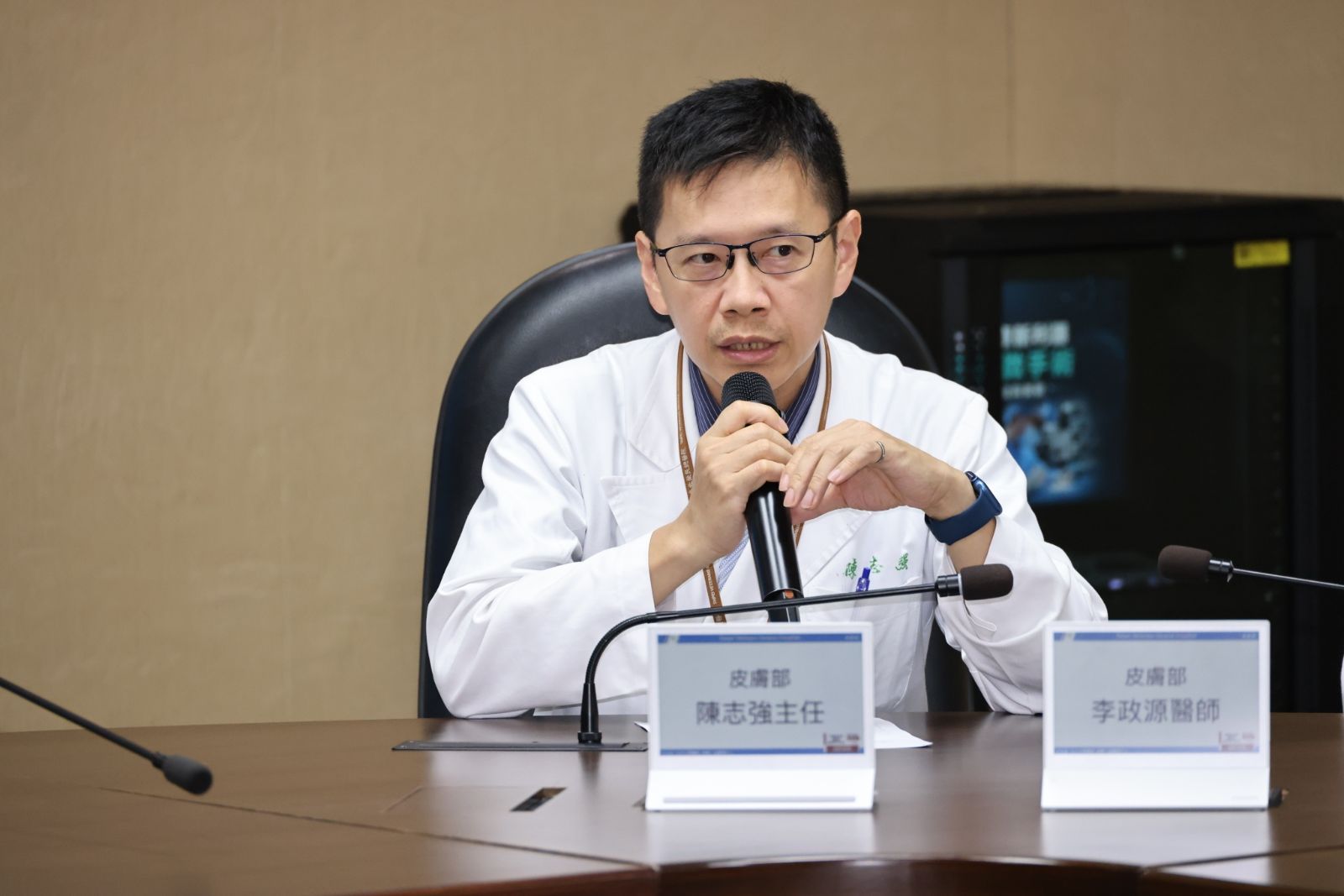 皮膚部陳志強主任強調,皮膚癌的治療,不僅要守護病人的健康,也希望兼顧功能保留與外觀重建,讓病人在治療後能順利回到日常生活。